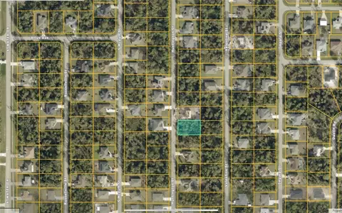 335 Hutchins St, Port Charlotte, FL 33953