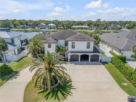 1212 Commodore Dr, New Smyrna Beach, FL 32168
