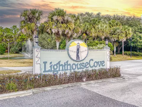 567 Sioux Blvd, Oak Hill, FL 32759
