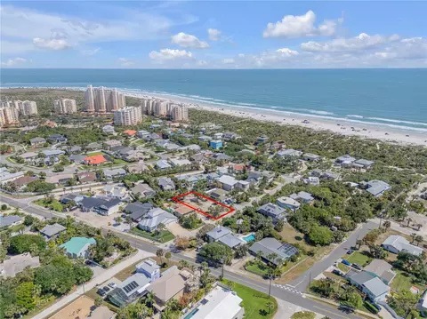 204 Dune Cir, New Smyrna Beach, FL 32169
