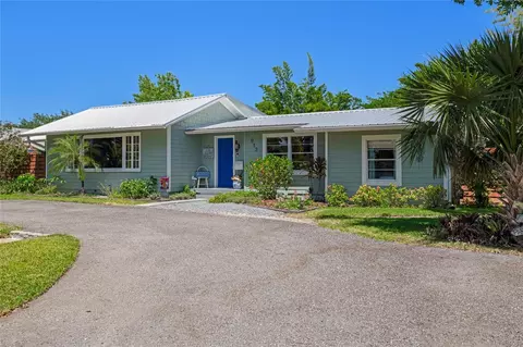913 Palmetto St, New Smyrna Beach, FL 32168