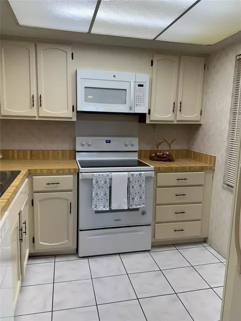 Kitchen - 4175 S Atlantic Ave #5280, New Smyrna Beach, FL 32169 photo 1 of 1