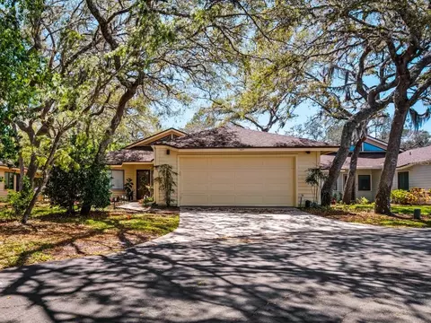627 Saint Andrews Cir, New Smyrna Beach, FL 32168