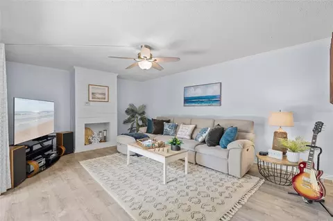 3808 Saxon Dr, New Smyrna Beach, FL 32169