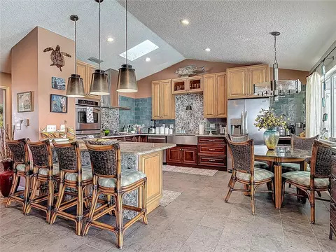 31 Sea Harbor Dr E, Ormond Beach, FL 32176