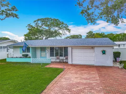 805 E 15th Ave, New Smyrna Beach, FL 32169
