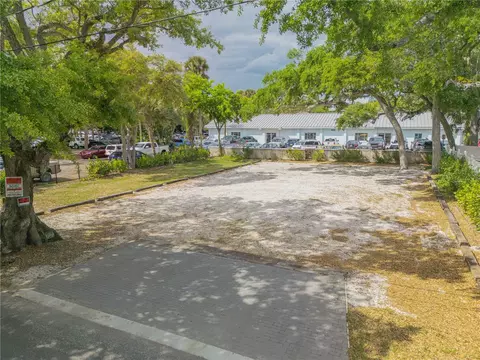 214 Columbus Ave, New Smyrna Beach, FL 32169