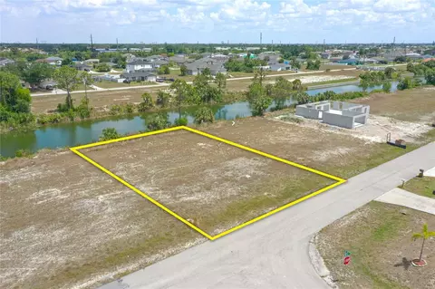 2831 NE 5th Pl, Cape Coral, FL 33909