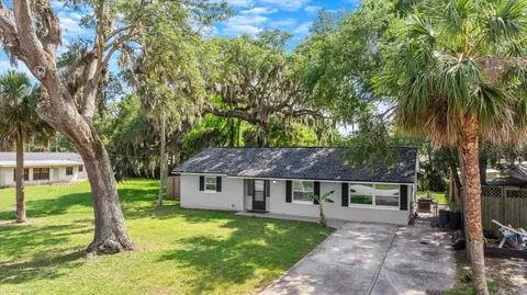 704 Lynn Ave, New Smyrna Beach, FL 32168