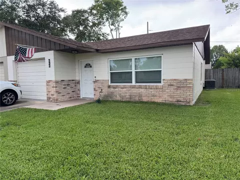 940 Boulder Dr, South Daytona, FL 32119