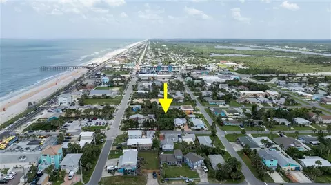209 N 5th St, Flagler Beach, FL 32136