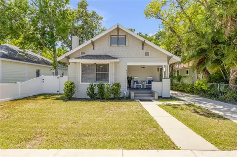 402 N Orange St, New Smyrna Beach, FL 32168