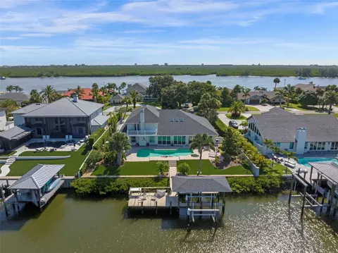1216 Commodore Dr, New Smyrna Beach, FL 32168