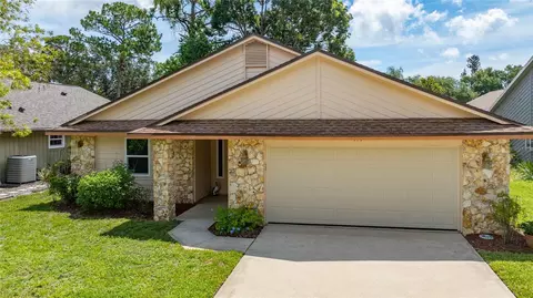 144 Grebe Ct, Daytona Beach, FL 32119
