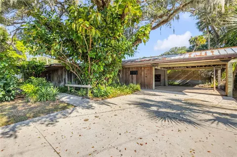 601 S Pine St, New Smyrna Beach, FL 32169