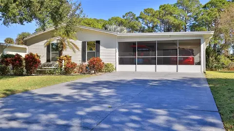 153 Apache Ct, Oak Hill, FL 32759