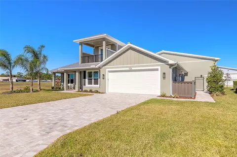 704 Skylane Cir, Edgewater, FL 32132