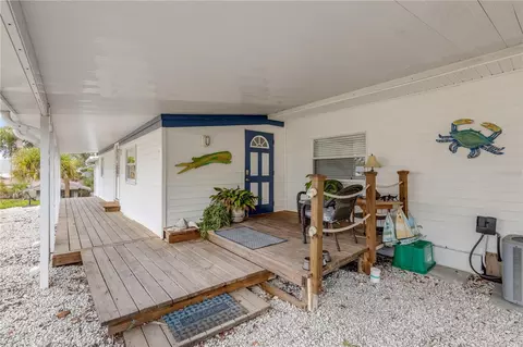 130 Indian Creek Rd, Oak Hill, FL 32759