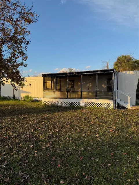 132 Center St, Oak Hill, FL 32759