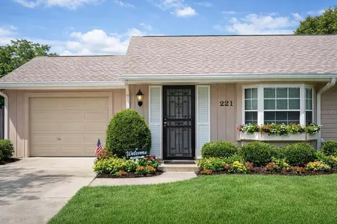 22 Birdie Dr, New Smyrna Beach, FL 32168