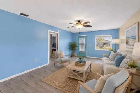 Living - 26 Laughing Gull Ln, Edgewater, FL 32141 photo 2 of 6