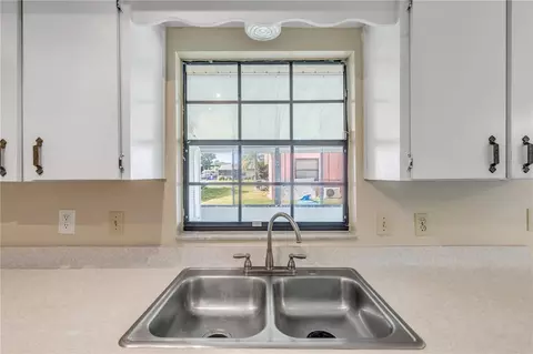 Kitchen - 26 Laughing Gull Ln, Edgewater, FL 32141 photo 4 of 5