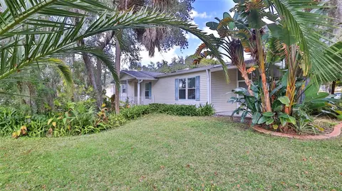 415 Sioux Blvd, Oak Hill, FL 32759