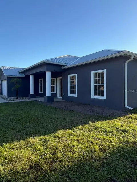 Exterior - 2904 Juniper Dr, Edgewater, FL 32141 photo 4 of 7