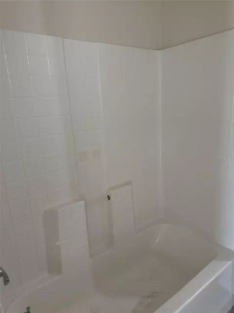 Bath - 2904 Juniper Dr, Edgewater, FL 32141 photo 3 of 4