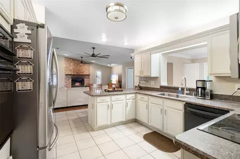 Kitchen - 3080 Ragis Rd, Edgewater, FL 32132 photo 1 of 8