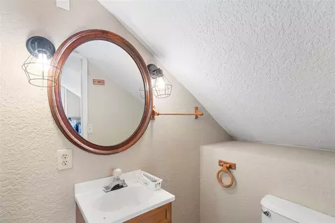 Bath - 3080 Ragis Rd, Edgewater, FL 32132 photo 5 of 5