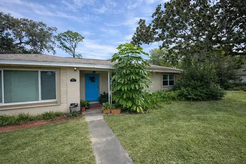 321 Roslyn Ave, New Smyrna Beach, FL 32168