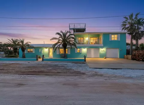 923 Locust St, New Smyrna Beach, FL 32169