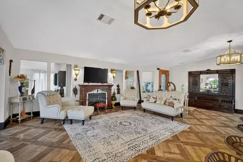Living - 747 Navigators Way, Edgewater, FL 32141 photo 2 of 3
