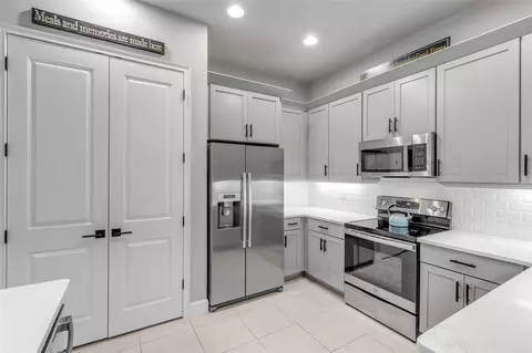 Kitchen - 13 Newhaven Ln, Ormond Beach, FL 32174 photo 5 of 6