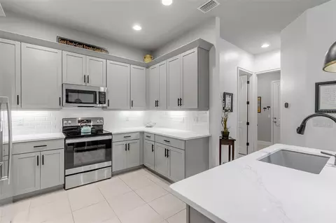 Kitchen - 13 Newhaven Ln, Ormond Beach, FL 32174 photo 3 of 6