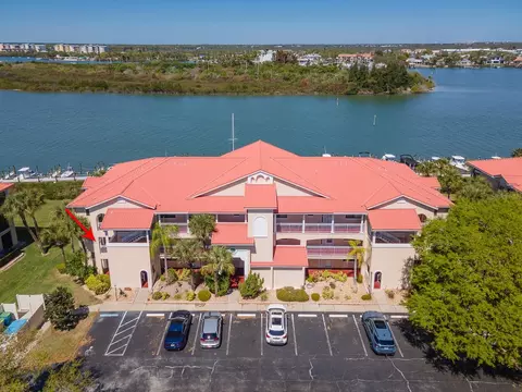 460 Bouchelle Dr #201, New Smyrna Beach, FL 32169