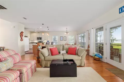 Living - 2499 SE 30th St, Melrose, FL 32666 photo 3 of 13