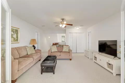 Living - 2499 SE 30th St, Melrose, FL 32666 photo 11 of 13