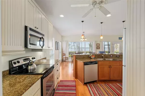 Kitchen - 2499 SE 30th St, Melrose, FL 32666 photo 8 of 11
