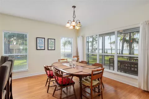 Dining - 2499 SE 30th St, Melrose, FL 32666 photo 2 of 4