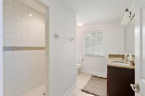 Bath - 2499 SE 30th St, Melrose, FL 32666 photo 7 of 9