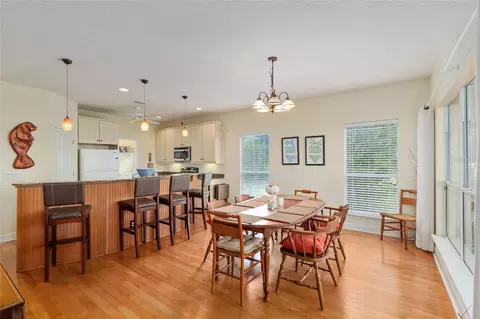 Dining - 2499 SE 30th St, Melrose, FL 32666 photo 1 of 4
