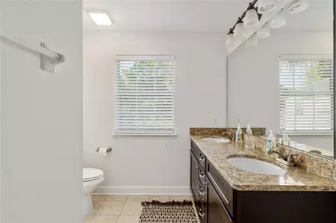 Bath - 2499 SE 30th St, Melrose, FL 32666 photo 6 of 9