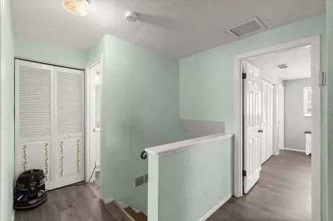 Entry Way - 20 Putnam Ave, Ormond Beach, FL 32174 photo 2 of 2