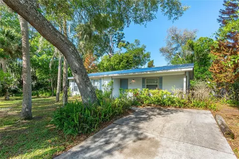 240 Newcomb St, New Smyrna Beach, FL 32168