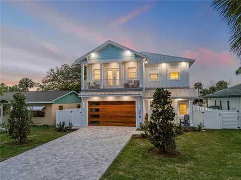210 Due East St, New Smyrna Beach, FL 32169