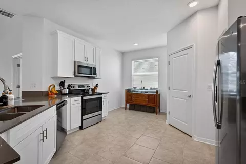 Kitchen - 2607 Hoptree Ln, Edgewater, FL 32141 photo 3 of 5