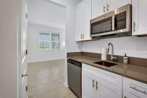 Kitchen - 2607 Hoptree Ln, Edgewater, FL 32141 photo 2 of 5