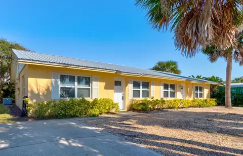 712-714 Oakwood Ave, New Smyrna Beach, FL 32169
